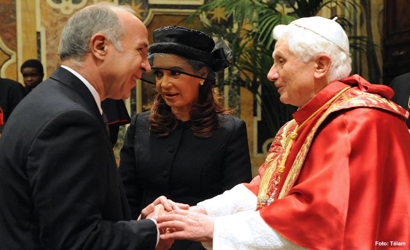 El presidente de la Corte particip en el Vaticano del acto por la firma de la paz con Chile