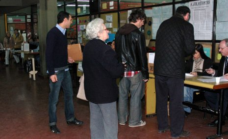 Ordenan reemplazar a las autoridades de mesa que cometieron errores �de importancia� en las primarias