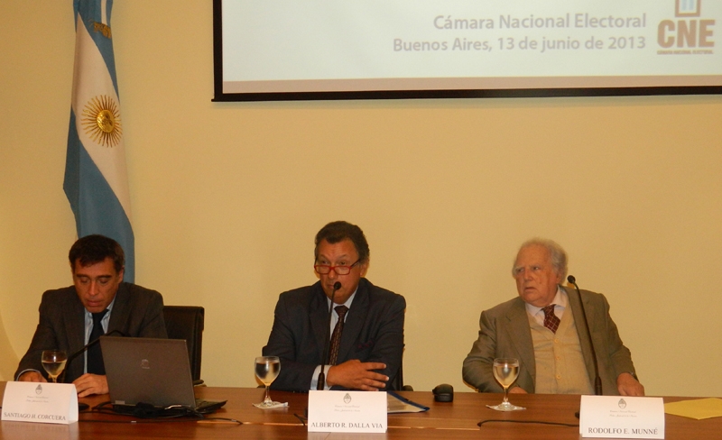 Elecciones 2013: la Cmara Electoral se reuni con representantes de ONG para tratar monitoreo de comicios