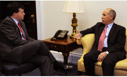 Dan Restrepo, director nacional de Seguridad para el Hemisferio Oeste del gobierno de Estados Unidos, y Ricardo Lorenzetti, presdiente de la Corte Suprema de Justicia de la Nacin - Respaldan en EEUU primer foro judicial de la regin