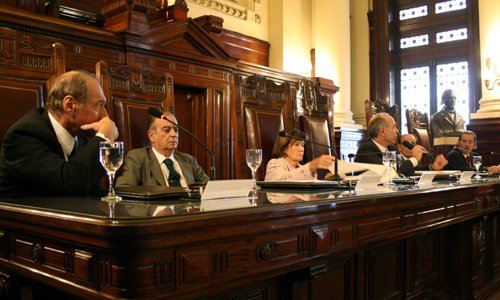 La Corte Suprema reclama al Gobierno mesura y equilibrio