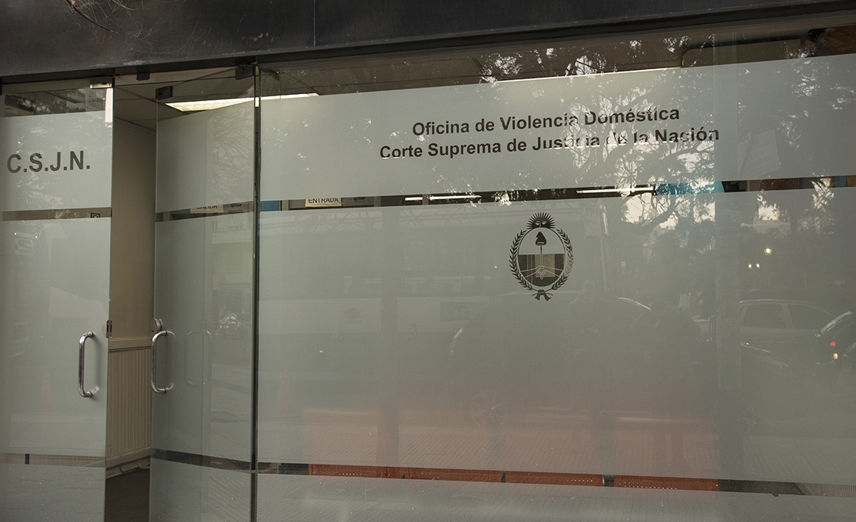 La Oficina de Violencia Doméstica de la Corte permanece abierta durante la feria judicial