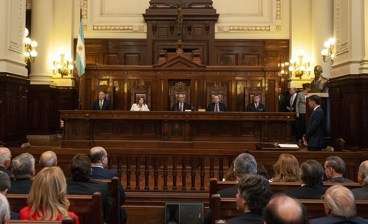 El presidente de la Corte Suprema tomó juramento a los nuevos integrantes del Consejo de la Magistratura