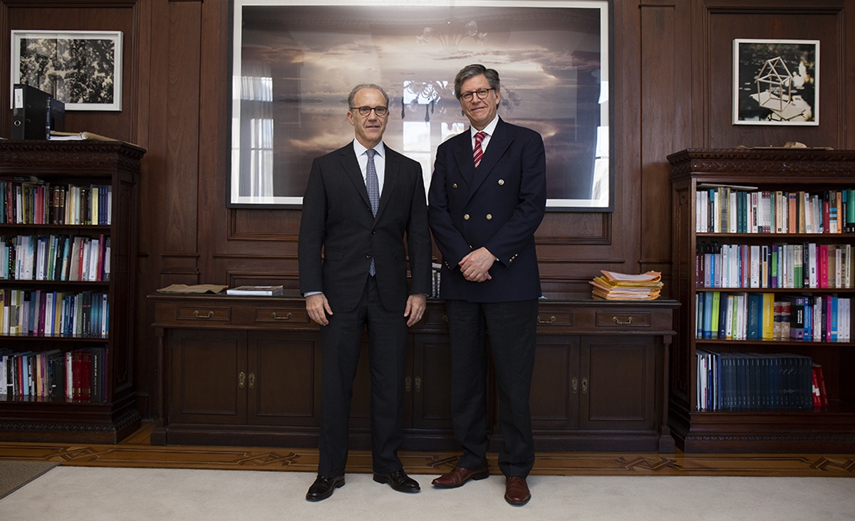 El presidente de la Corte, Carlos Rosenkrantz, se reuni con el director de Human Rights Watch, Jos Miguel Vivanco